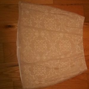 Laced nude skirt